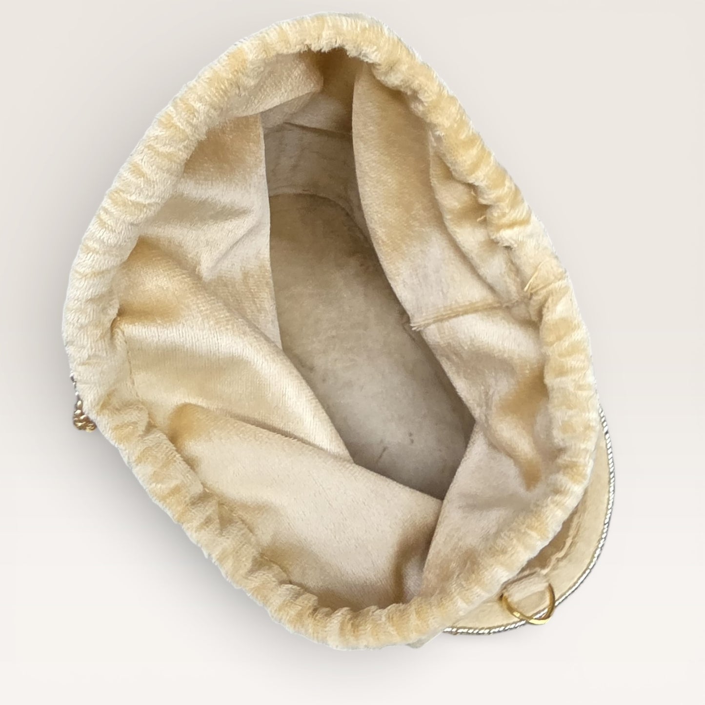 Moti Dhara Gold Bucket Potli