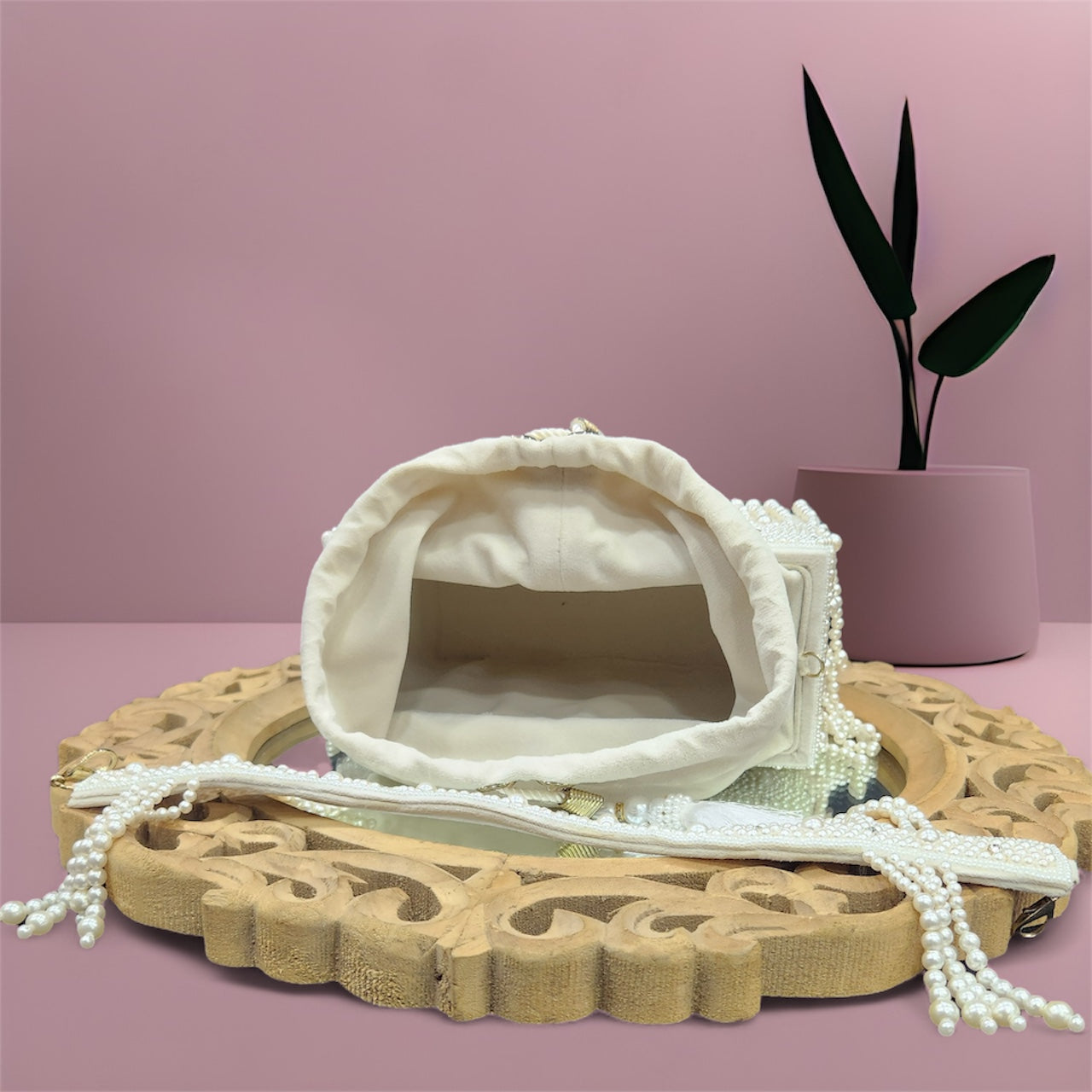 Moti Dhara Bucket Potli