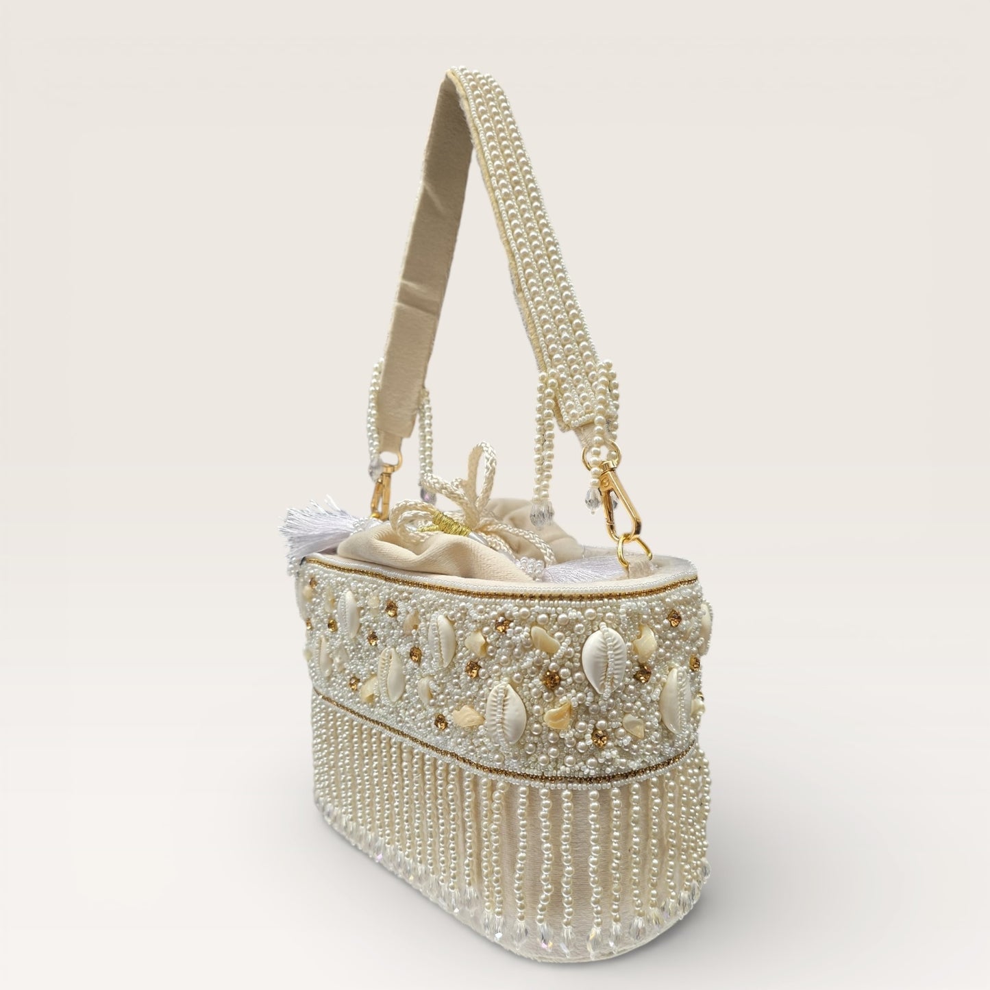 Moti Dhara White Bucket Potli
