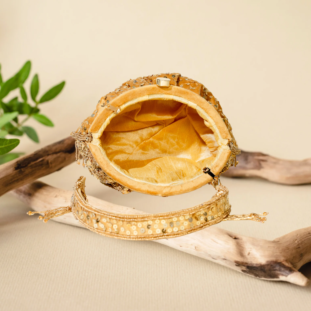 Luxe Velvet Ivory Elegance Frame Potli.