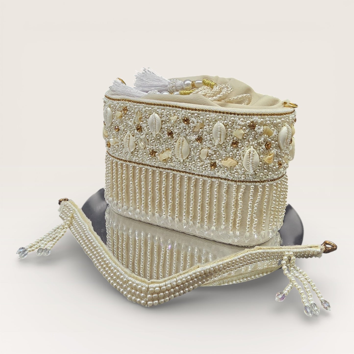 Moti Dhara White Bucket Potli
