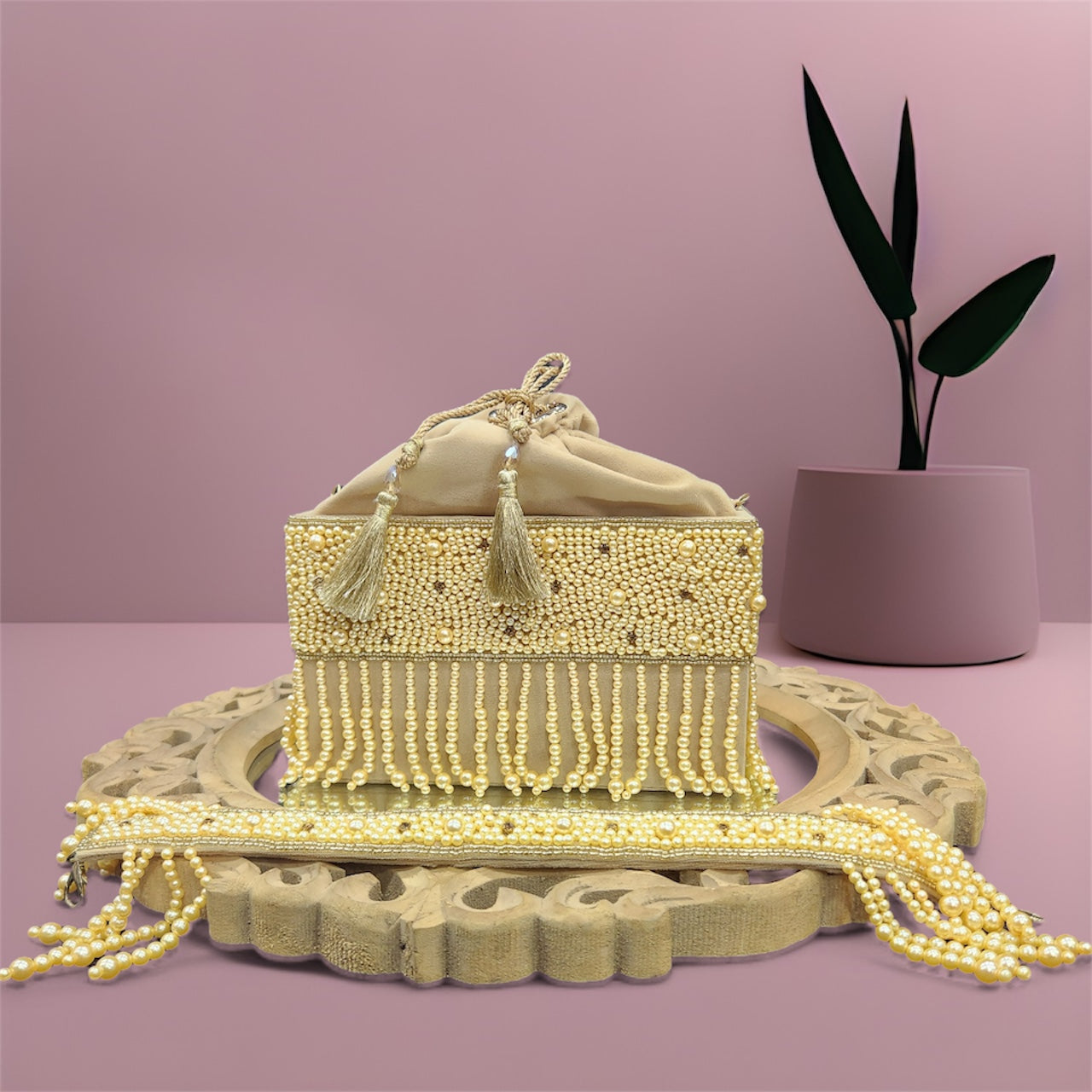 Moti Dhara Gold Bucket Potli