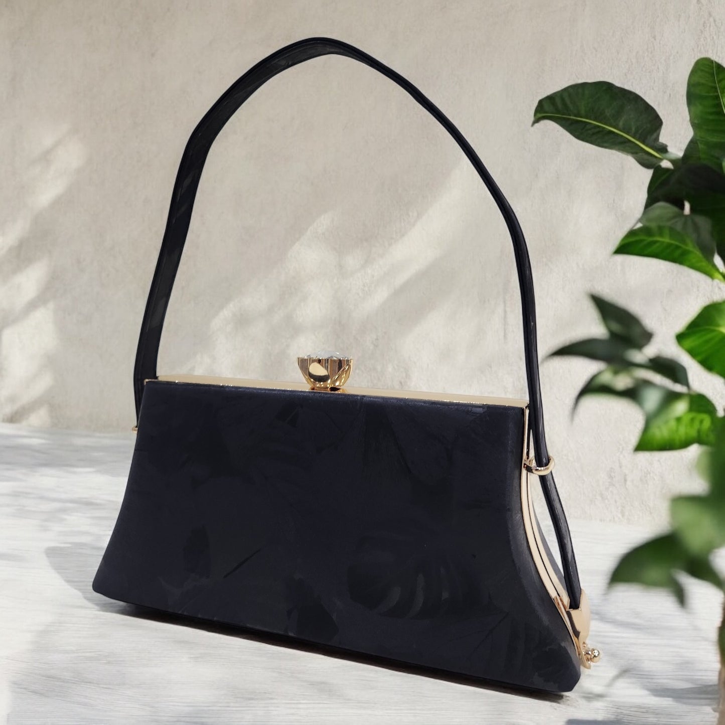 Trapezio Floral Black Box Clutch