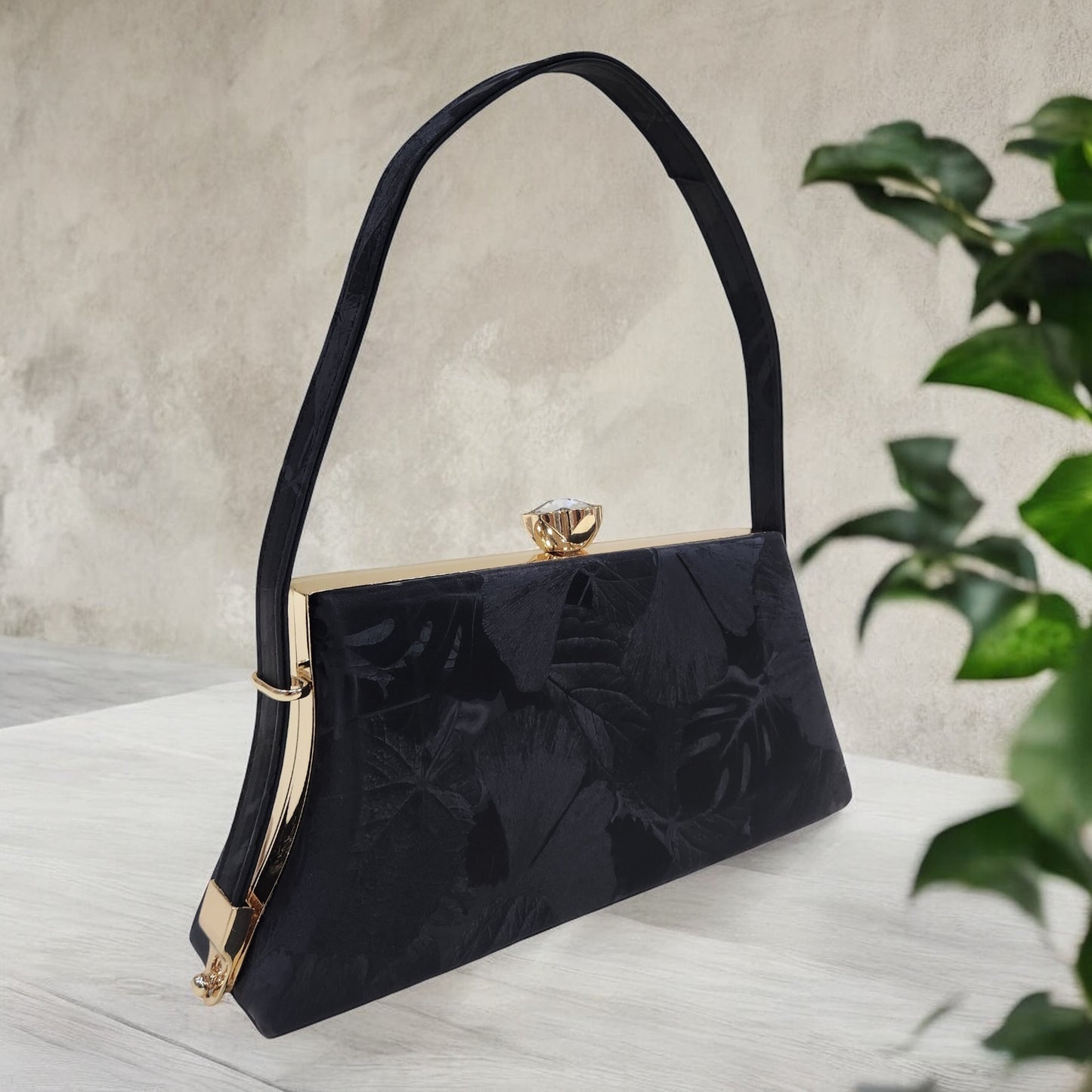 Trapezio Floral Black Box Clutch
