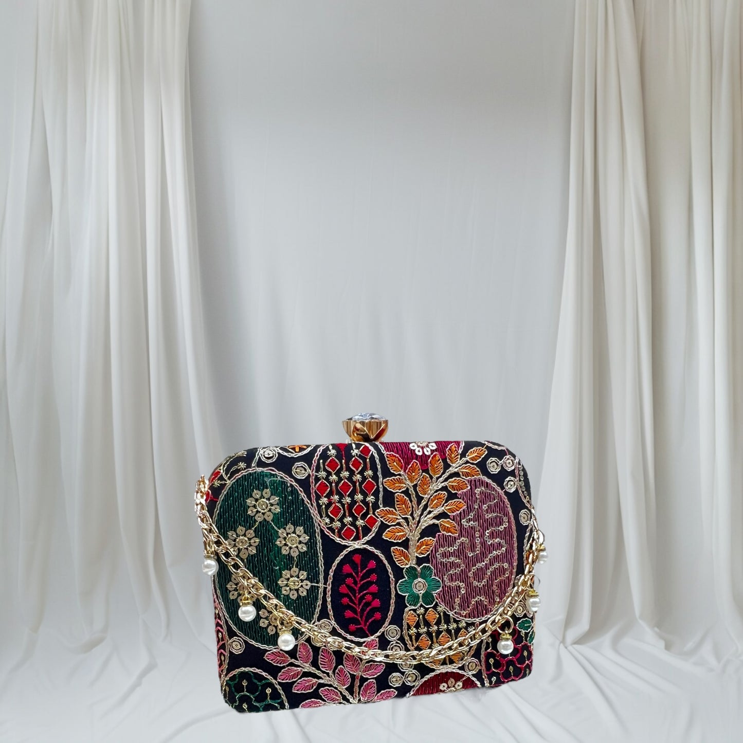 Jashn Black Box Clutch