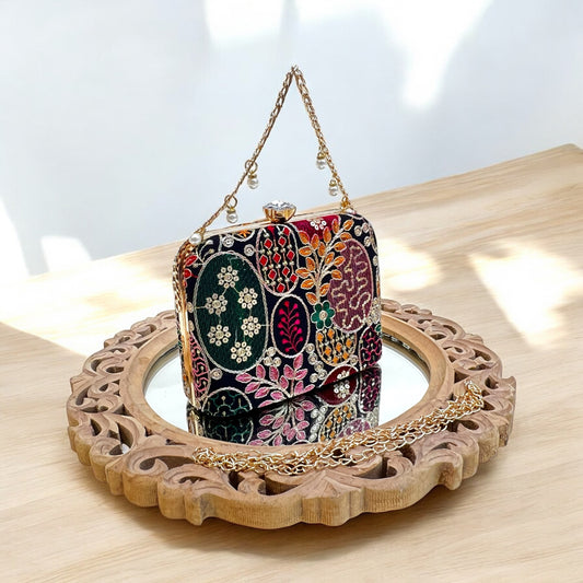 Jashn Black Box Clutch